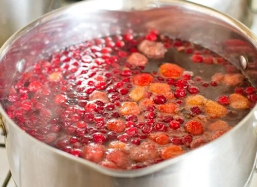 клубничный компот в мультиварке